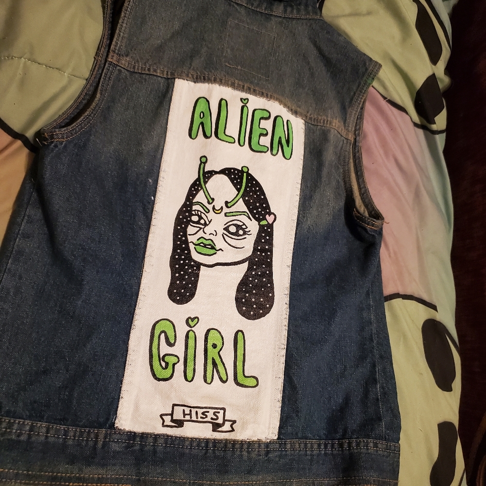 Handmade alien girl Jean jacket vest Hiss - Picture 7 of 9